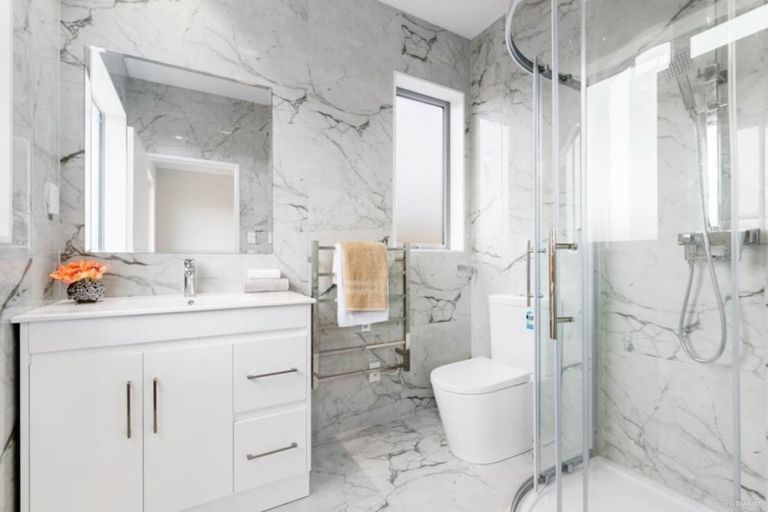 Photo of property in 1 Huahua Crescent, Papakura, 2110