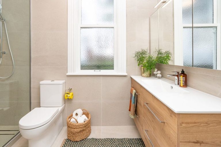 Photo of property in 18 Portland Crescent, Thorndon, Wellington, 6011