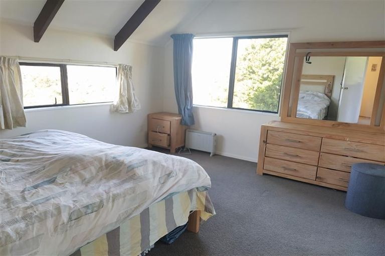 Photo of property in 1/20 Cassandra Grove, Totara Vale, Auckland, 0629