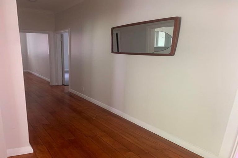 Photo of property in 26 Paturoa Road, Titirangi, Auckland, 0604