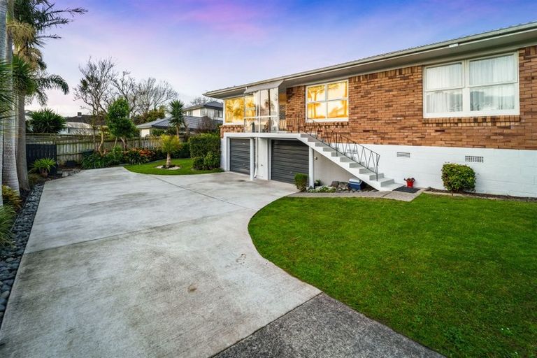 Photo of property in 3/3 Marsh Avenue, Forrest Hill, Auckland, 0620