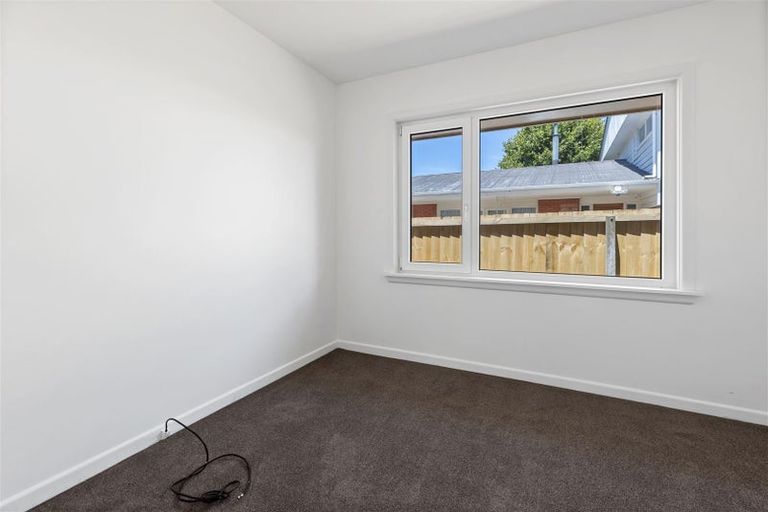 Photo of property in 5 Brookby Crescent, Avonhead, Christchurch, 8042