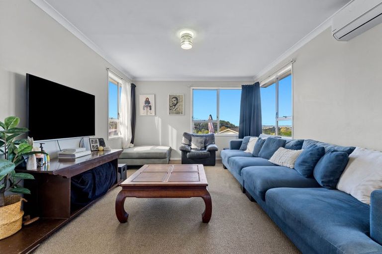 Photo of property in 14 Doone Place, Massey, Auckland, 0614