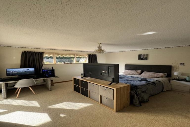 Photo of property in 6 O'connor Place, Burnside, Christchurch, 8053