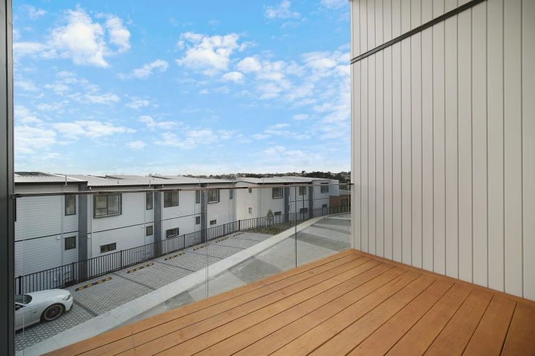 Photo of property in 55 Puihi Crescent, Massey, 0614