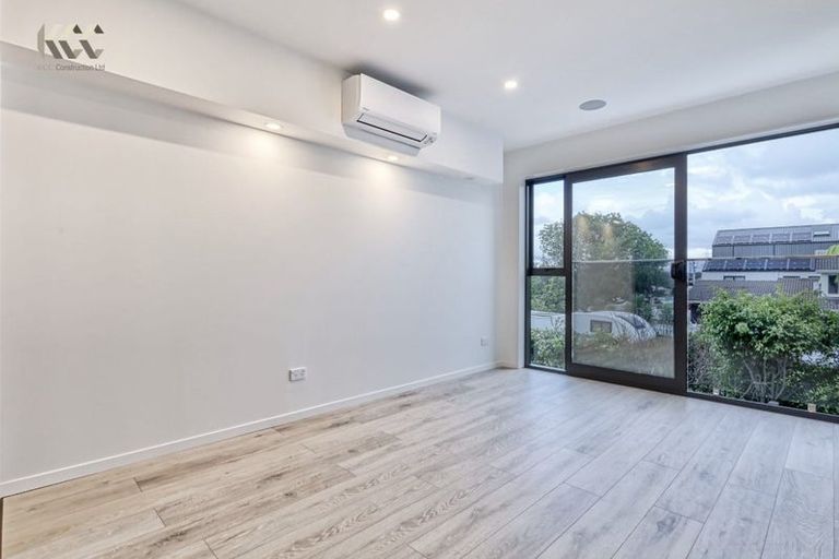 Photo of property in 5/14 Kerswill Place, Pakuranga, Auckland, 2010