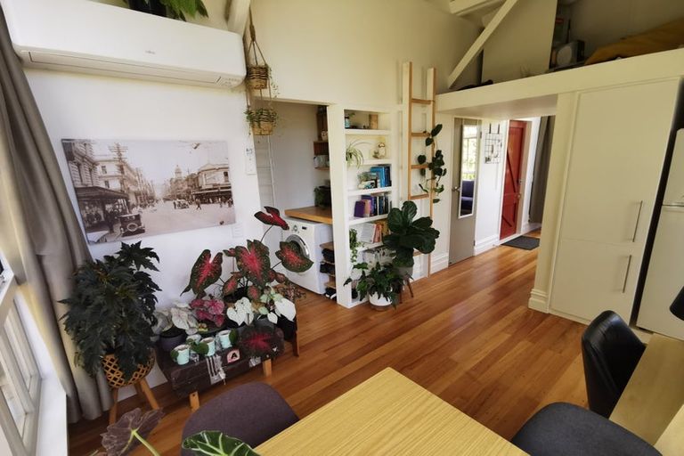 Photo of property in 77 Durham Street, Brooklyn, Wellington, 6021