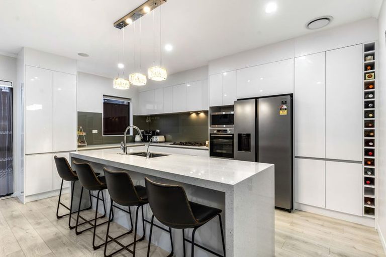 Photo of property in 76 Drumbuoy Drive, Flat Bush, Auckland, 2019