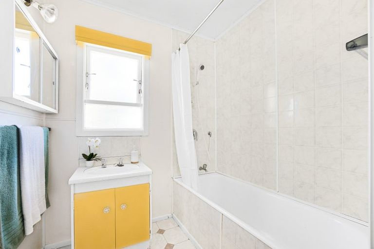 Photo of property in 29 Kaikoura Street, Henderson, Auckland, 0612