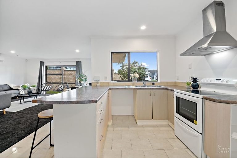 Photo of property in 70a Sturges Road, Henderson, Auckland, 0612