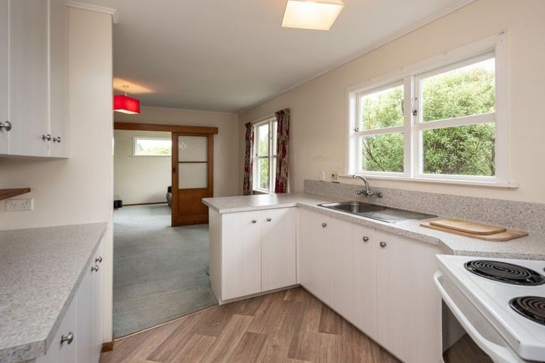 Photo of property in 26 Bellringer Crescent, Newlands, Wellington, 6037