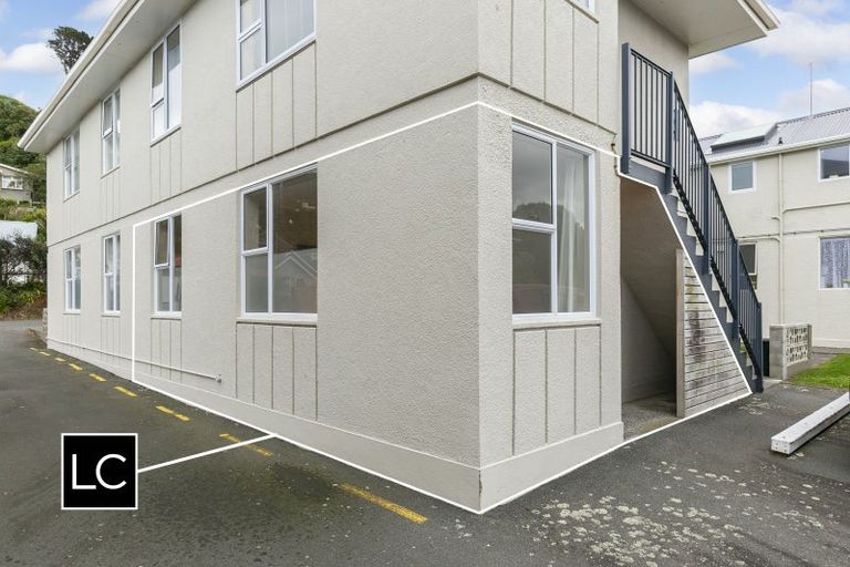 Photo of property in 127u3 Queens Drive, Lyall Bay, Wellington, 6022