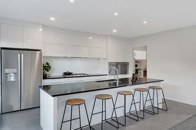 Photo of property in 26 Papa Orchard Drive, Kumeu, 0810
