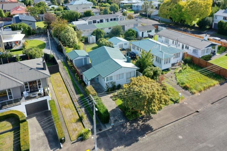 Photo of property in 9 Chamberlain Street, Dannevirke, 4930