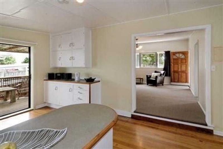 Photo of property in 55 Awaroa Road, Sunnyvale, Auckland, 0612