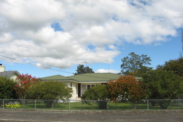 Photo of property in 23 Ruataniwha Street, Waipawa, 4210