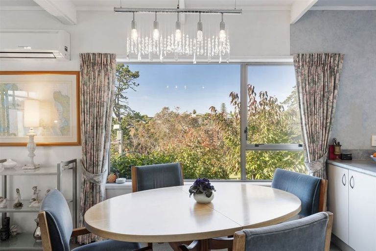 Photo of property in 2/178 Stapleford Crescent, Browns Bay, Auckland, 0630