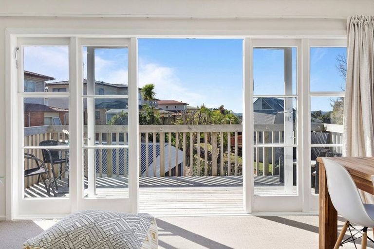 Photo of property in 64 Colwill Road, Massey, Auckland, 0614