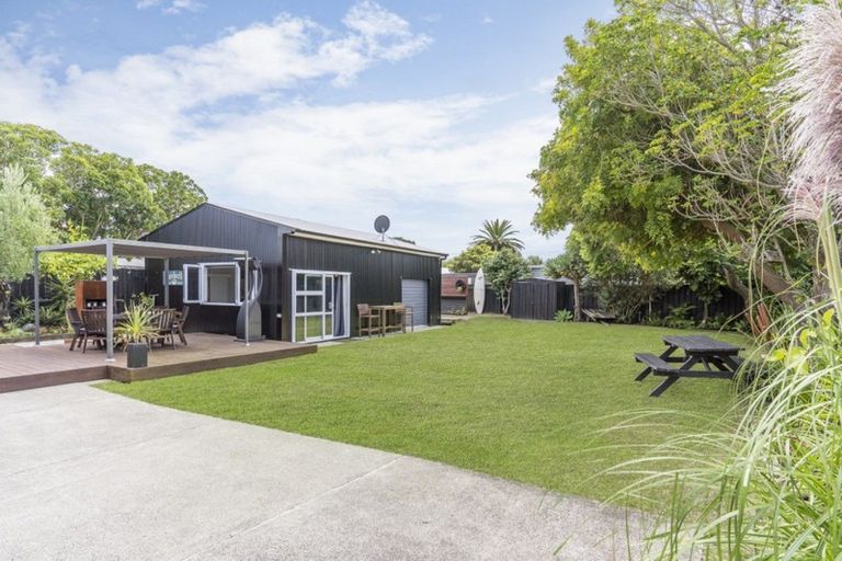 Photo of property in 106 Patuwai Drive, Whangamata, 3620