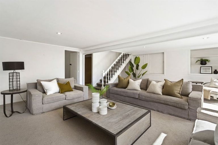 Photo of property in 2/5 Elderwood Lane, Belmont, Auckland, 0622