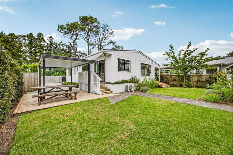 Photo of property in 53 Cambridge Road, Riverhead, 0820