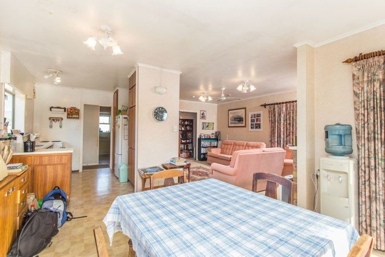 Photo of property in 52 Wedgwood Avenue, Mangere East, Auckland, 2024