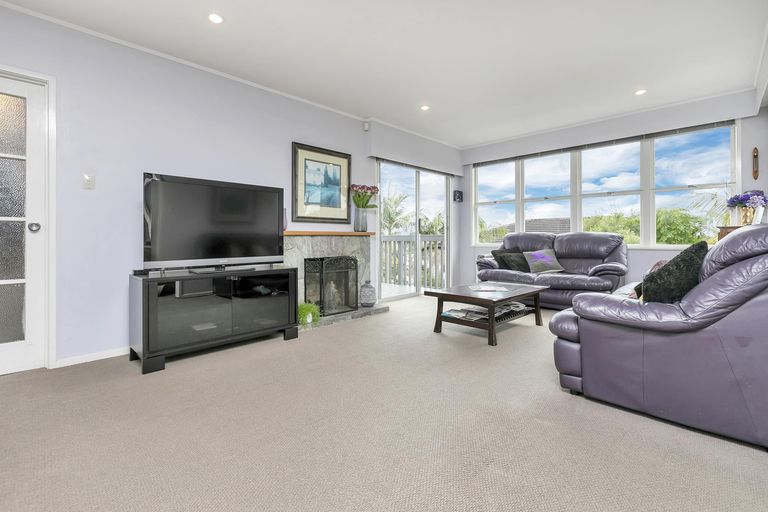 Photo of property in 16 Coronation Road, Glenfield, Auckland, 0627