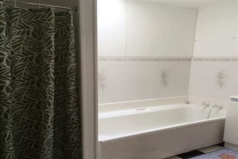 Photo of property in 363 Don Buck Road, Massey, Auckland, 0614