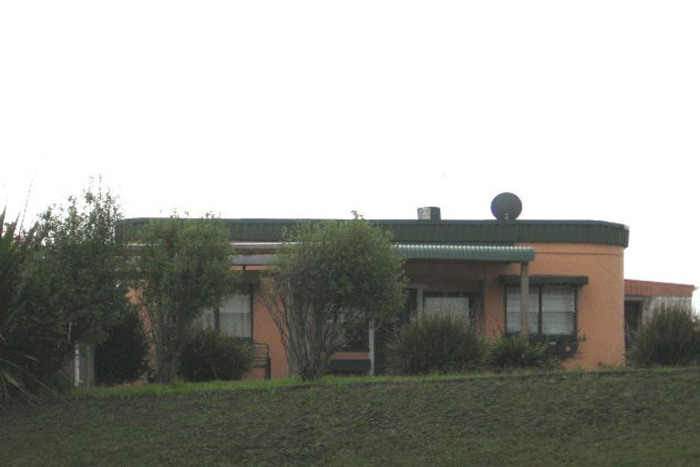 Photo of property in 76 Mcleod Road, Te Atatu South, Auckland, 0610