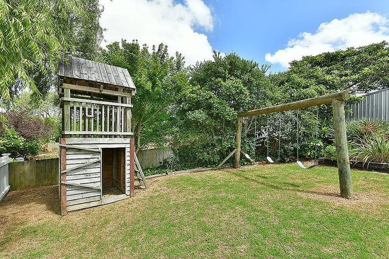 Photo of property in 72 Garfield Road, Helensville, 0800