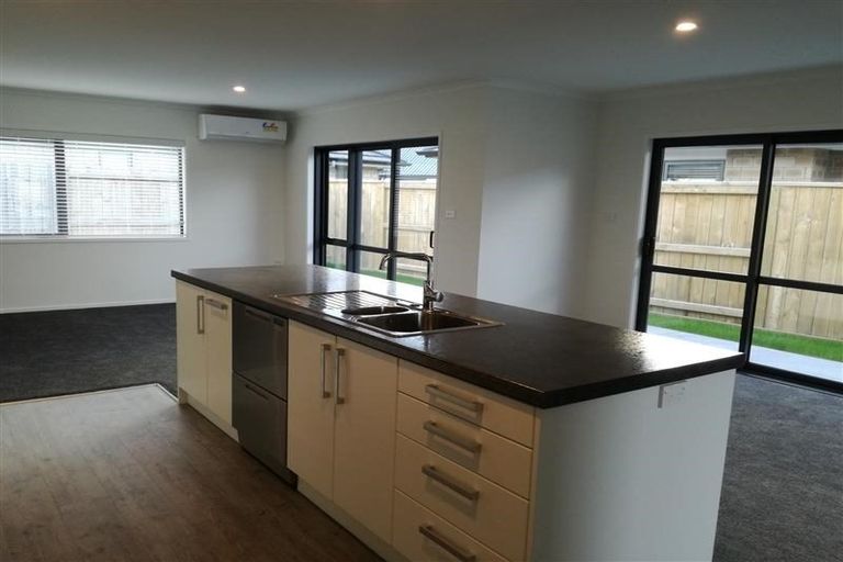 Photo of property in 18 Kahuparere Crescent, Pyes Pa, Tauranga, 3112