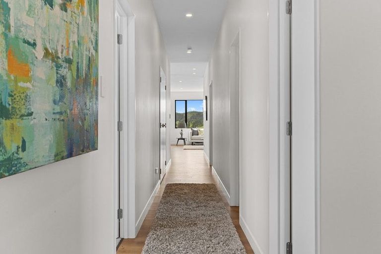 Photo of property in 27 Mahi Road, Helensville, 0800