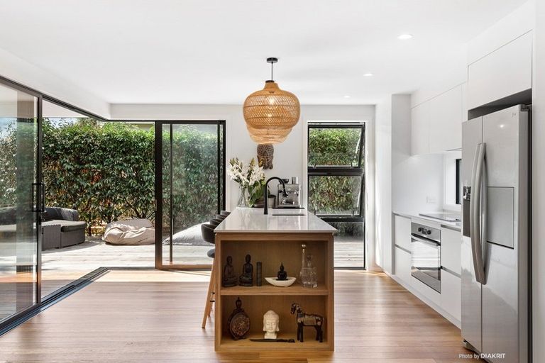 Photo of property in 30a Mcmaster Street, Greytown, 5712