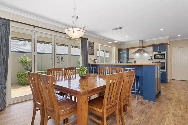 Photo of property in 8 Ravenscourt Place, Huntington, Hamilton, 3210