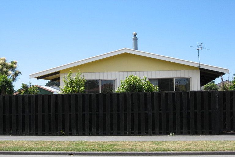Photo of property in 18 Lamorna Road, Parklands, Christchurch, 8083