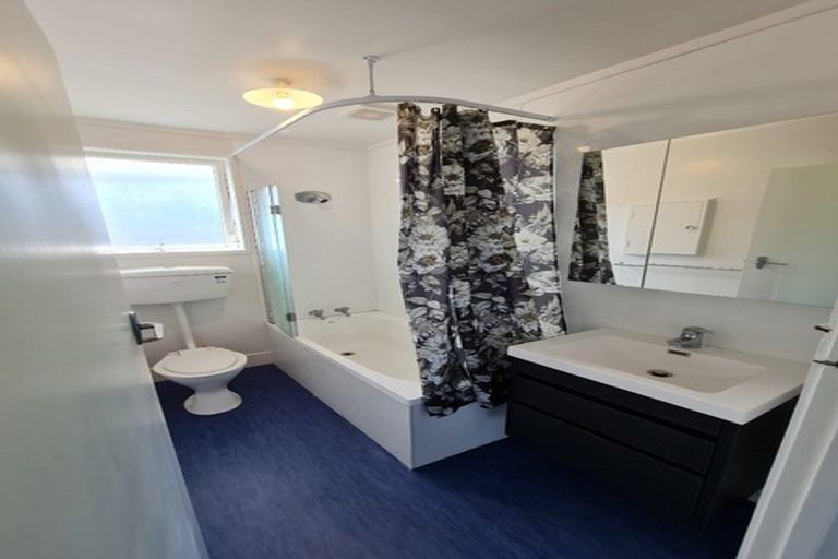 Photo of property in 2/10 Idlewild Avenue, Mangere, Auckland, 2022