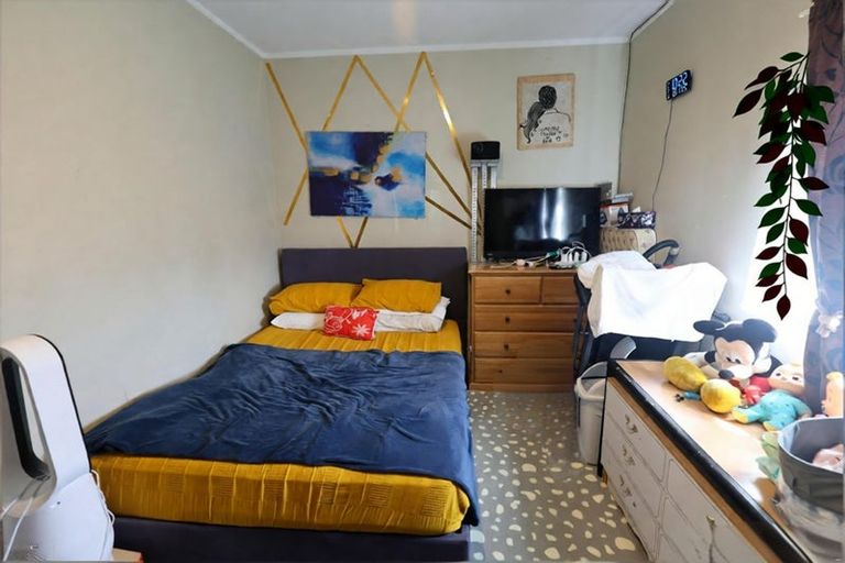 Photo of property in 2 Halswell Street, Mangere East, Auckland, 2024