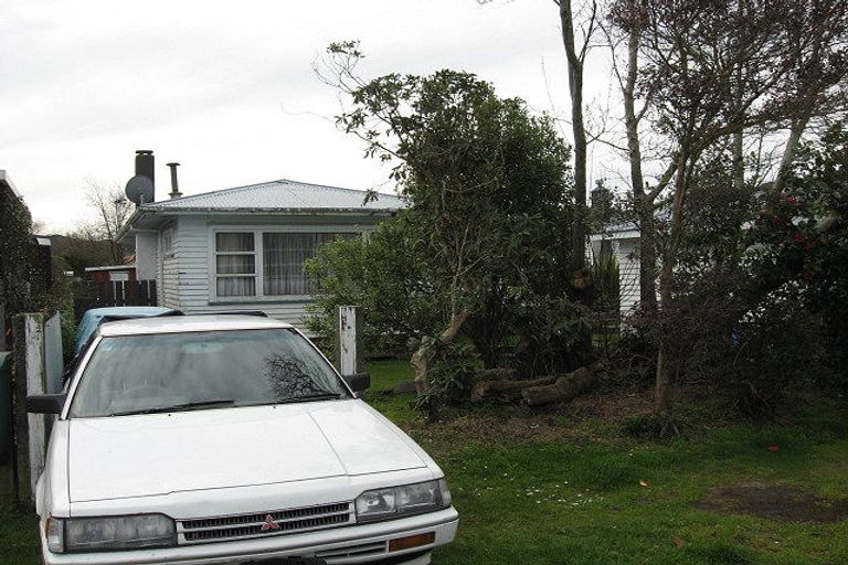 Photo of property in 14 Hunt Street, Wainuiomata, Lower Hutt, 5014