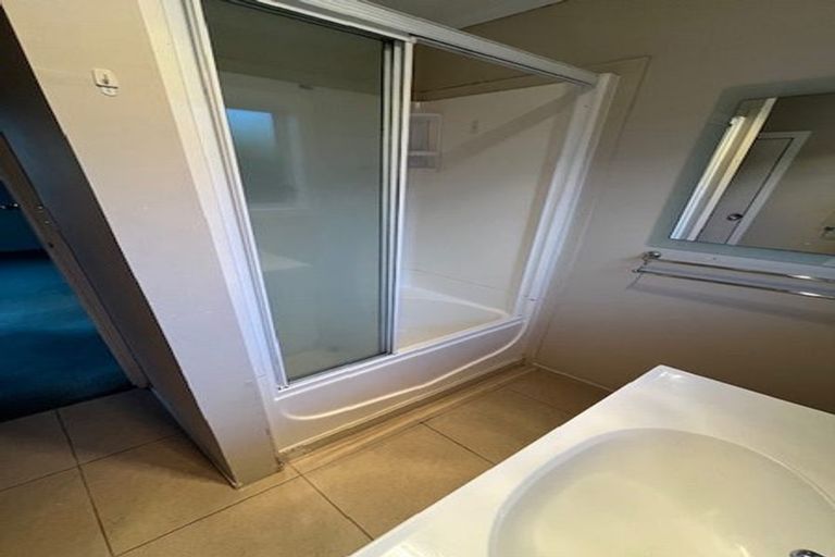 Photo of property in 24 Stanley Road, Glenfield, Auckland, 0629