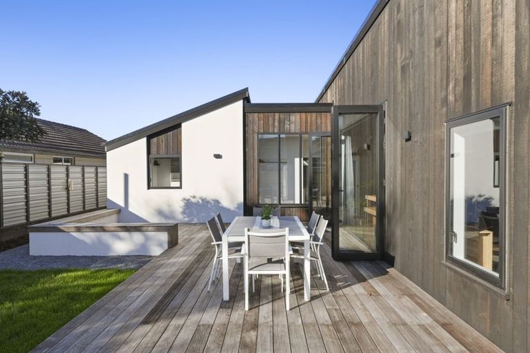 Photo of property in 19 Dunbarton Street, Redwood, Christchurch, 8051