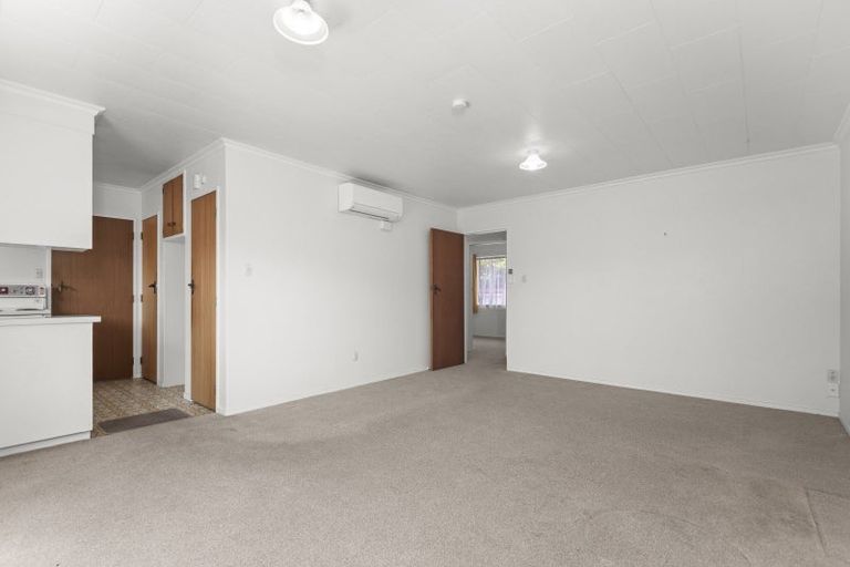 Photo of property in 2/102 Heretaunga Street, Palmerston North, 4414