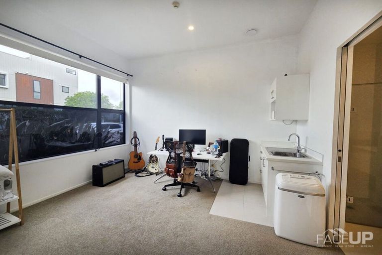 Photo of property in 2c Meteor Road, Hobsonville, Auckland, 0616