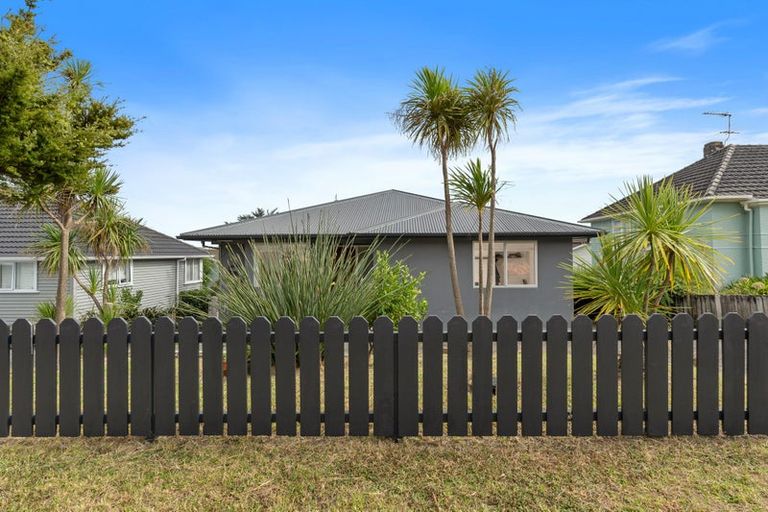 Photo of property in 99 Beresford Street, Bayswater, Auckland, 0622
