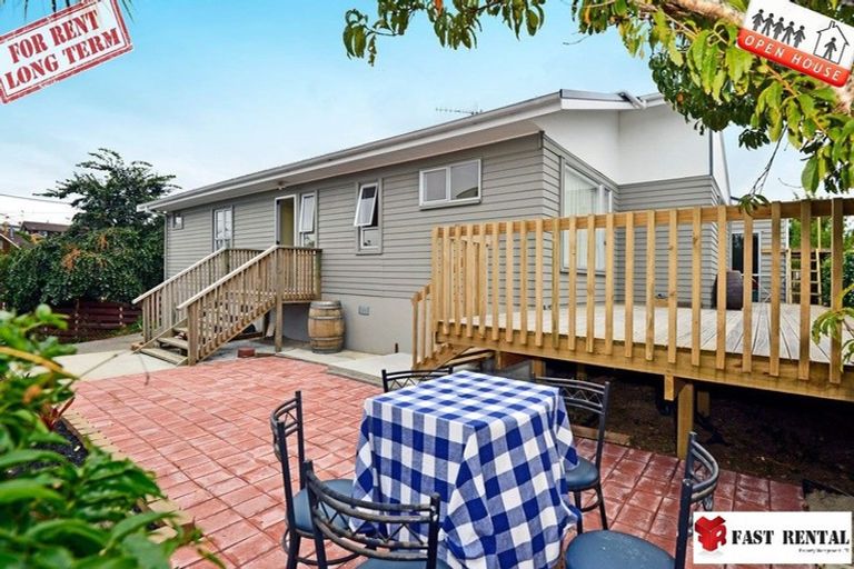 Photo of property in 17 Celeste Place, Totara Vale, Auckland, 0627