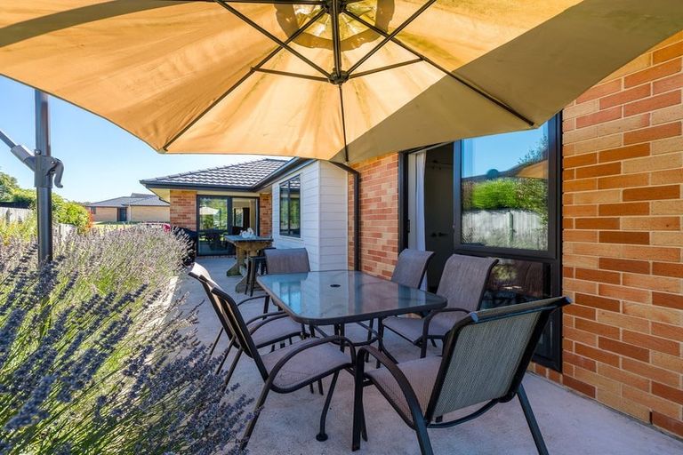 Photo of property in 17 Eric Batchelor Place, Waimate, 7924