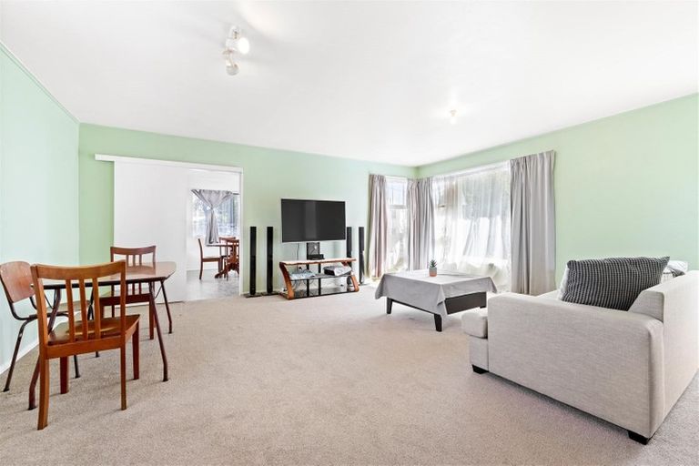 Photo of property in 8 Edwards Avenue, Henderson, Auckland, 0610