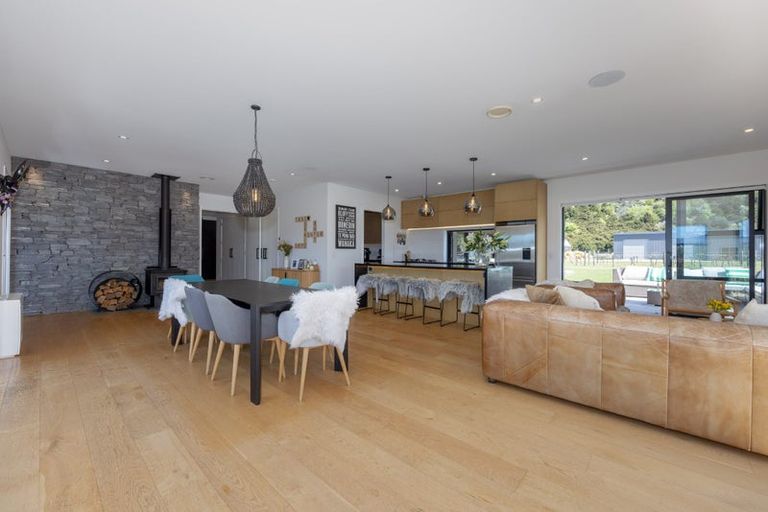 Photo of property in 22 Old Racecourse Road, Albert Town, Wanaka, 9305