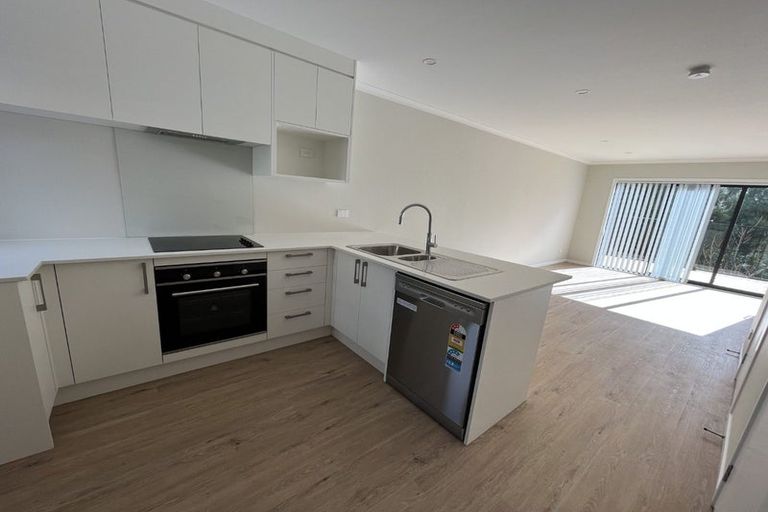 Photo of property in 2/125b Metcalfe Road, Ranui, Auckland, 0612