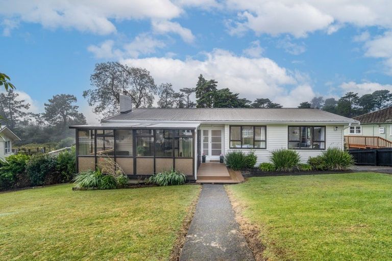 Photo of property in 42 Ennis Avenue, Pakuranga Heights, Auckland, 2010