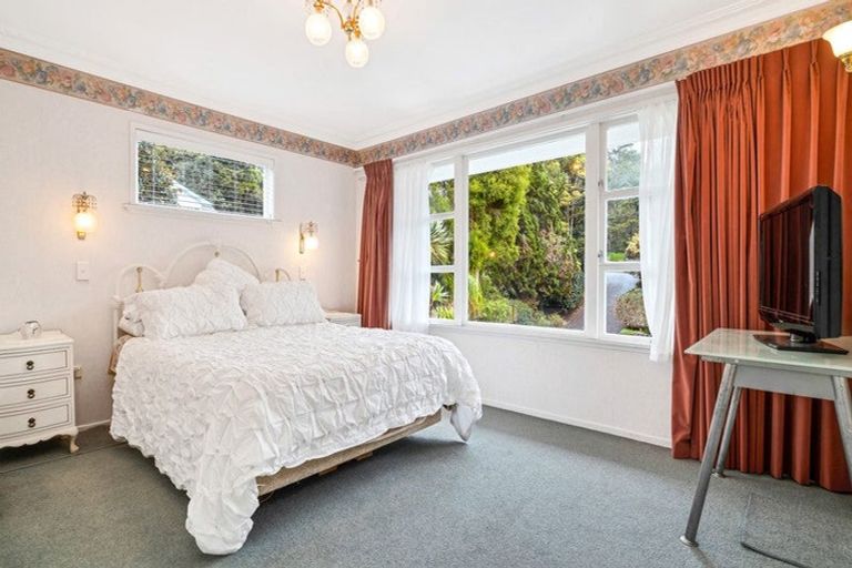 Photo of property in 32 Deane Avenue, Titirangi, Auckland, 0604